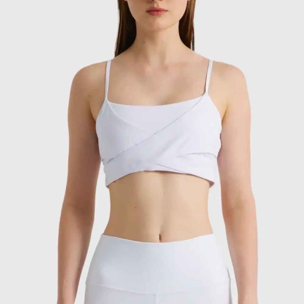 ALO Yoga Airbrush Enso white sports bra, size S